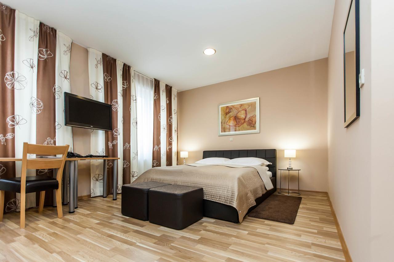 Hotel Petrijevci Bizovac Bilik gambar
